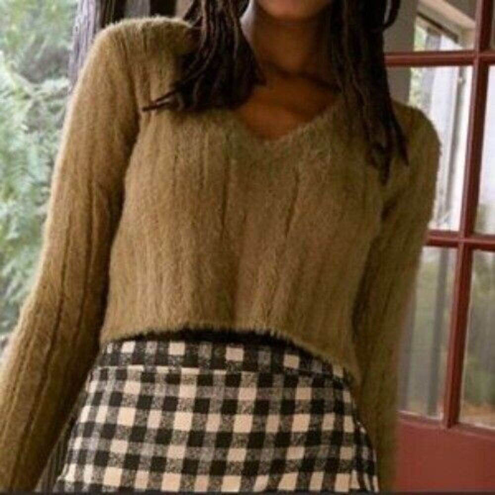 Urban Outfitters Sweater Ribbed Cropped Soft V-Neck Clueless Y2K 90's Size S
